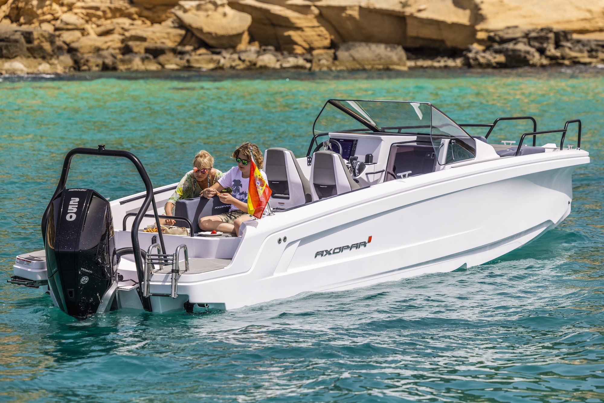 Axopar 25 Cross Bow Preview Image