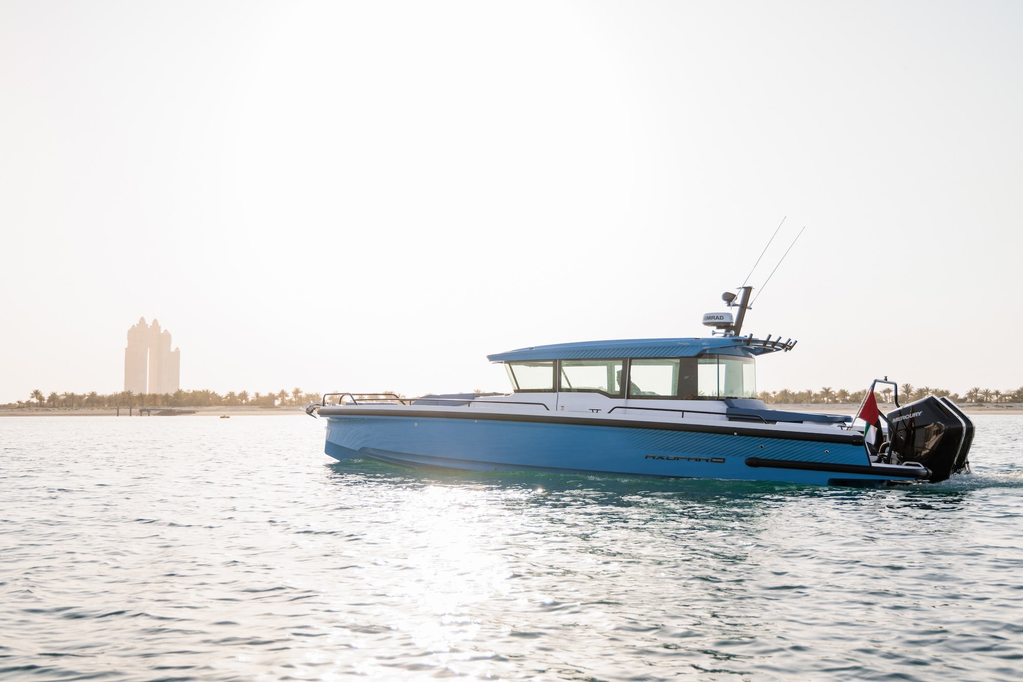 Axopar-37-XC-Cross-Cabin_099A8738-min