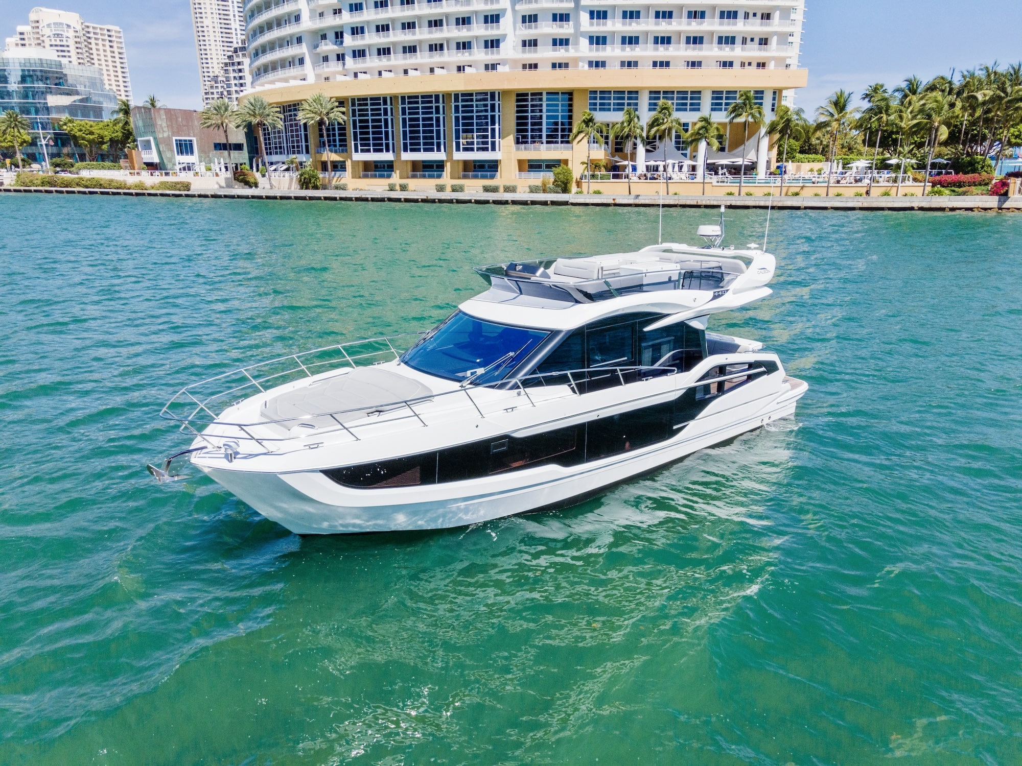 Galeon Flybridge 440 Preview Image