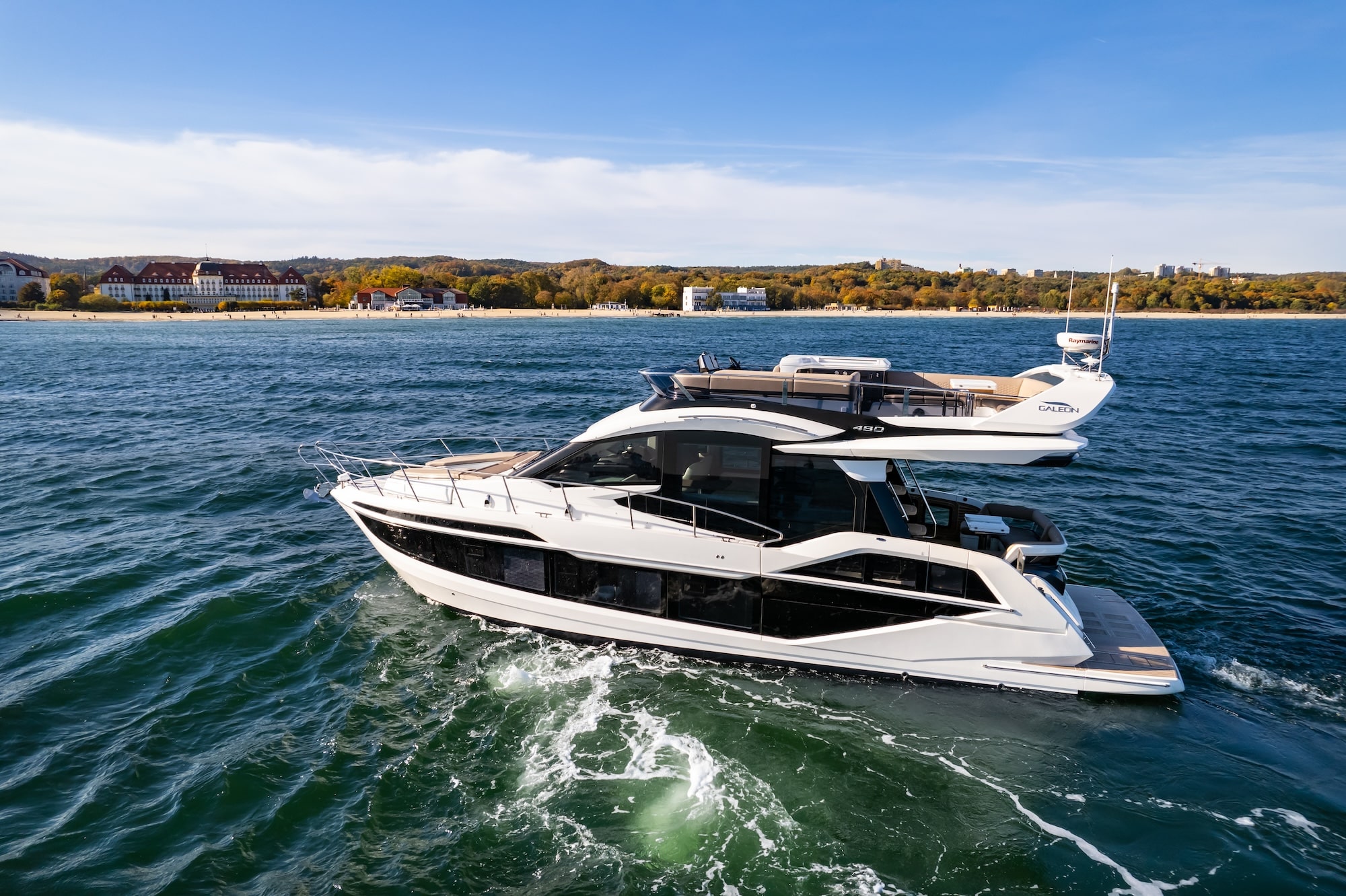 Galeon Flybridge 480 Preview Image
