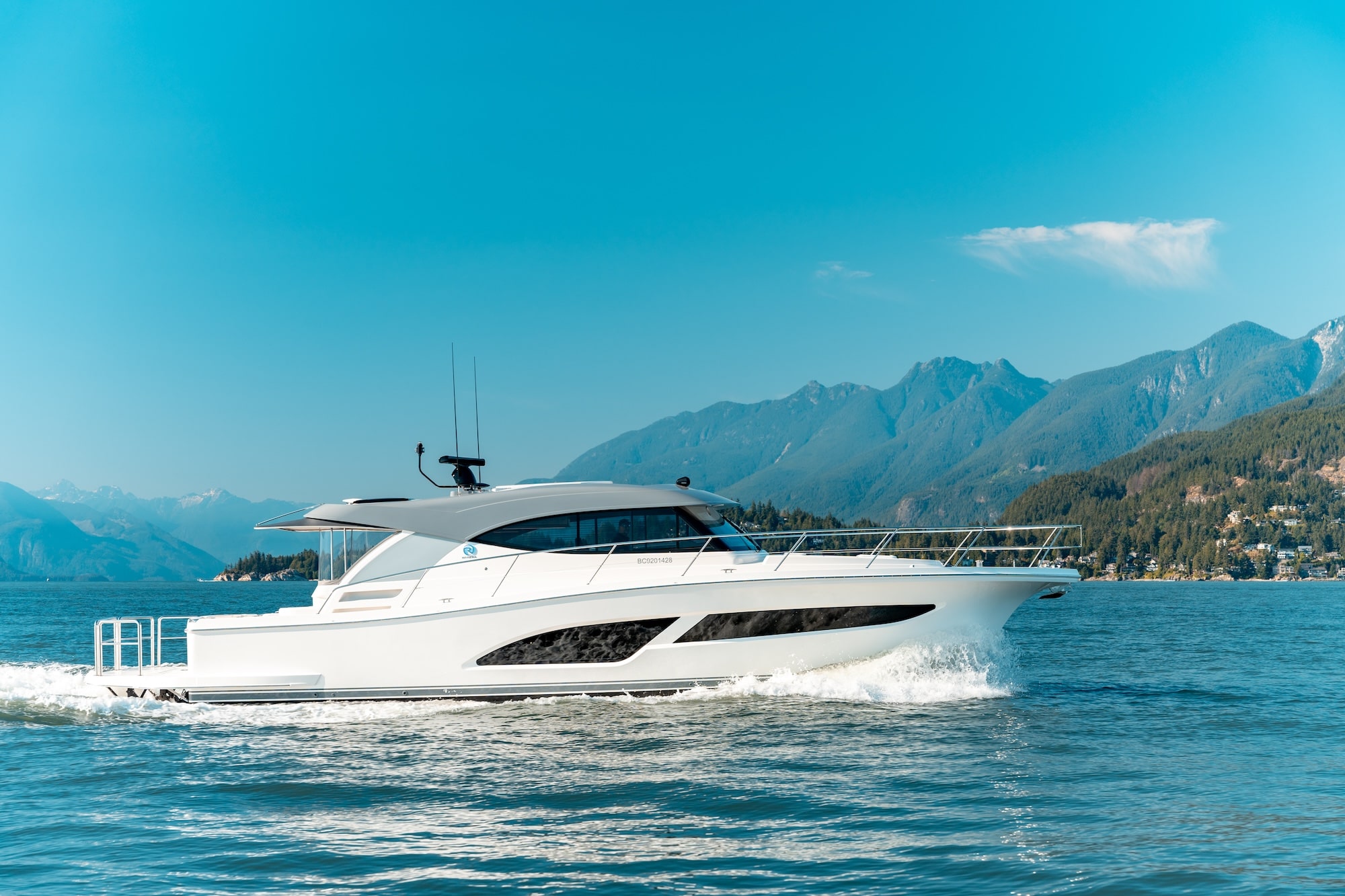 Riviera 465 SUV Preview Image