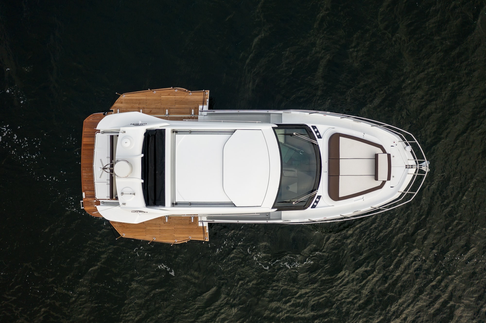 Galeon Hardtop 410 Preview Image